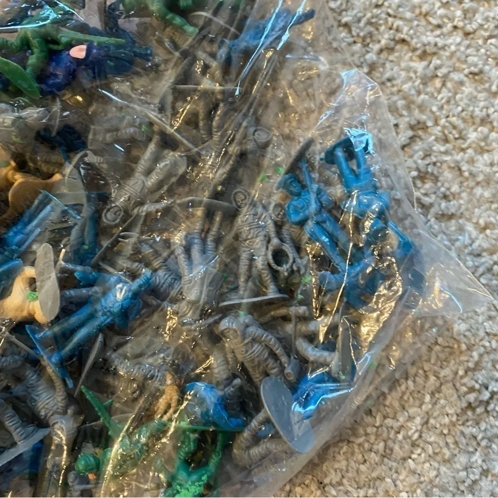 Army Men Action Figure Lot Bundle Vintage Tan Blue Green